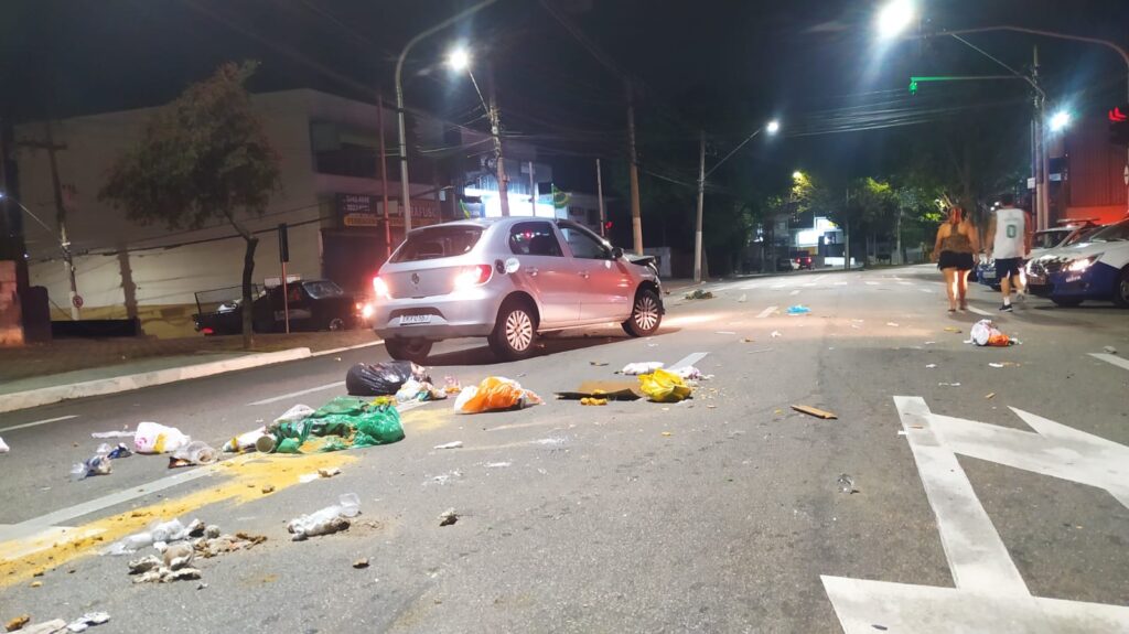 Protesto com incêndio em veículos causa tumulto na Avenida Fundo do Vale em  São José; VÍDEO, Vale do Paraíba e Região