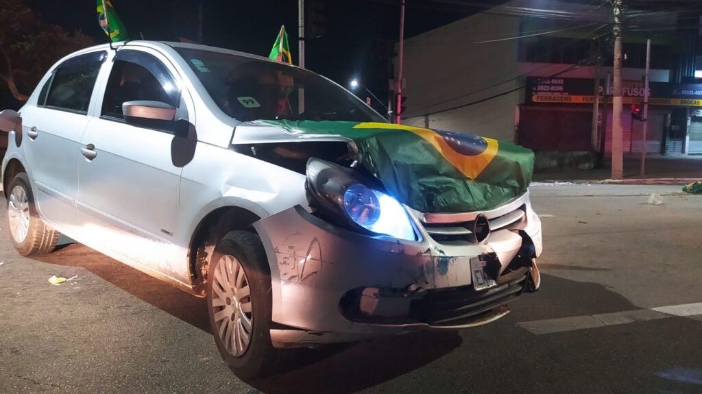 Protesto com incêndio em veículos causa tumulto na Avenida Fundo do Vale em  São José; VÍDEO, Vale do Paraíba e Região