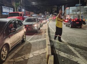 Trânsito intenso marca o 1º dia de interdição da Av. Dr. Nelson D’Ávila em São José