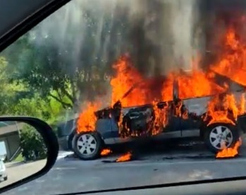 Protesto com incêndio em veículos causa tumulto na Avenida Fundo do Vale em  São José; VÍDEO, Vale do Paraíba e Região