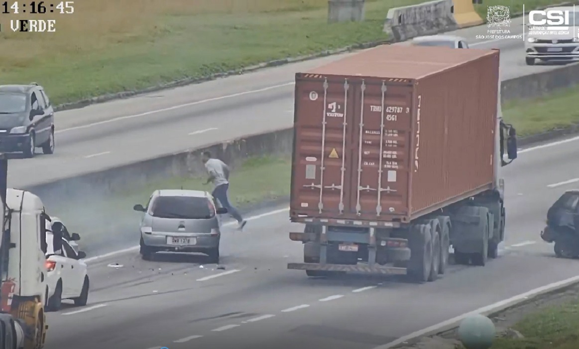 VÍDEO: Dois homens são presos após perseguição na via Dutra, em São José  dos Campos - CBN Vale do Paraíba 750 AM