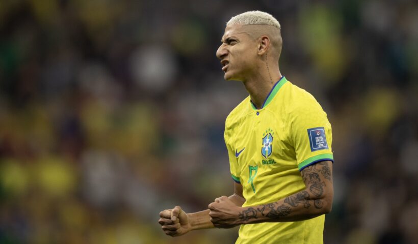 Brasil enfrenta a seleção de Camarões