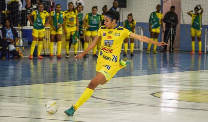 Antonia Silva em ação pelo São José Futsal Feminino