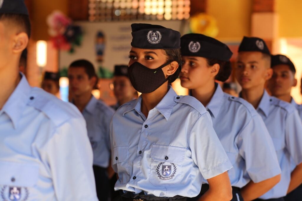 Governo federal vai encerrar programa de escolas cívico-militares