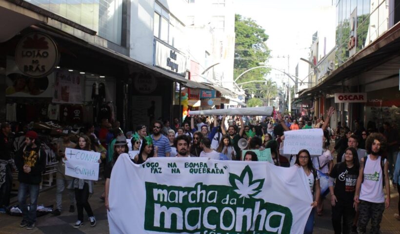 Marcha da Maconha em São José dos Campos realizada no calçadão em 2016. Foto: Divulgação/Redes Sociais