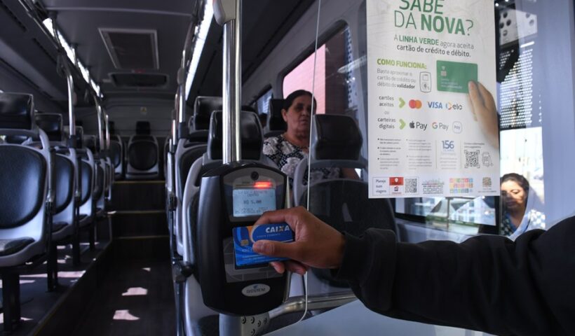 A partir do dia 11 de dezembro, o Transporte Público de São José dos Campos terá 100% da frota com opção de pagamento por cartões de crédito, débito ou carteiras digitais por aproximação. Foto: Flávio Pereira/CMSJC