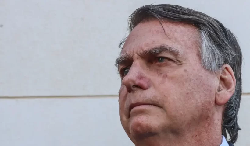 Ordem do STF pede que Bolsonaro entregue passaporte à Justiça