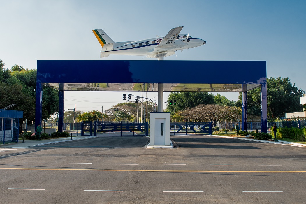 Embraer celebra 55 anos com novo portal na Unidade Ozires Silva